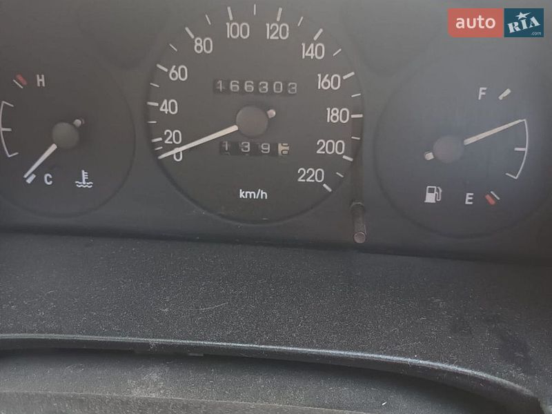 Седан Daewoo Lanos 2004 в Ужгороде