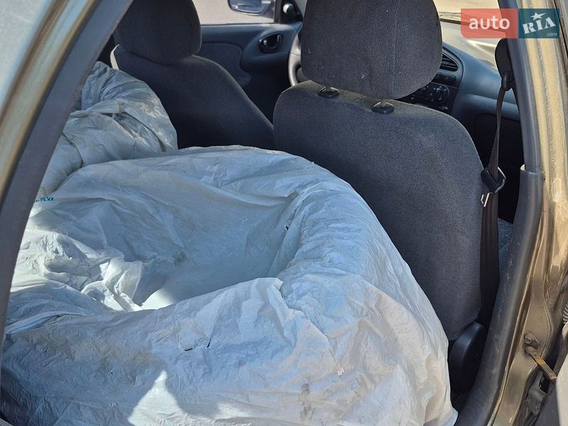 Хетчбек Daewoo Lanos 2005 в Вишневому фото 44 Хетчбек Daewoo Lanos 2005 в Вишневому