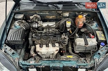 Седан Daewoo Lanos 2001 в Кременчуці