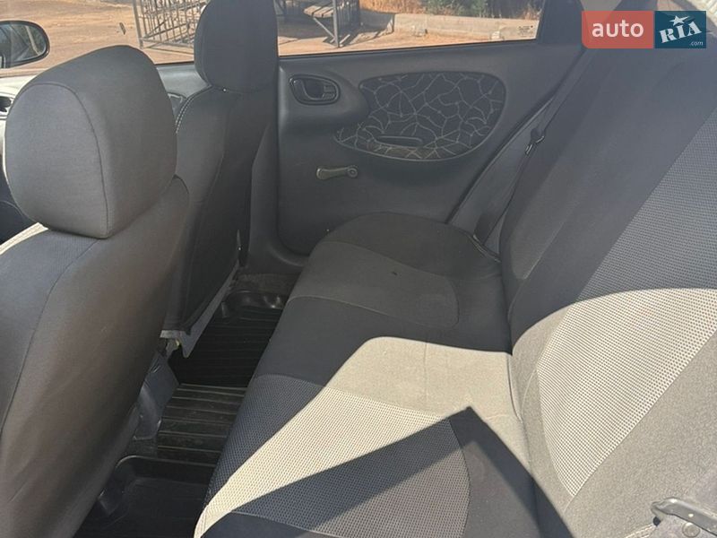 Седан Daewoo Lanos 2003 в Одессе