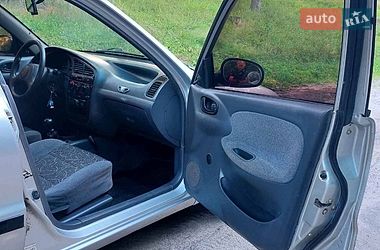 Седан Daewoo Lanos 2004 в Тростянці