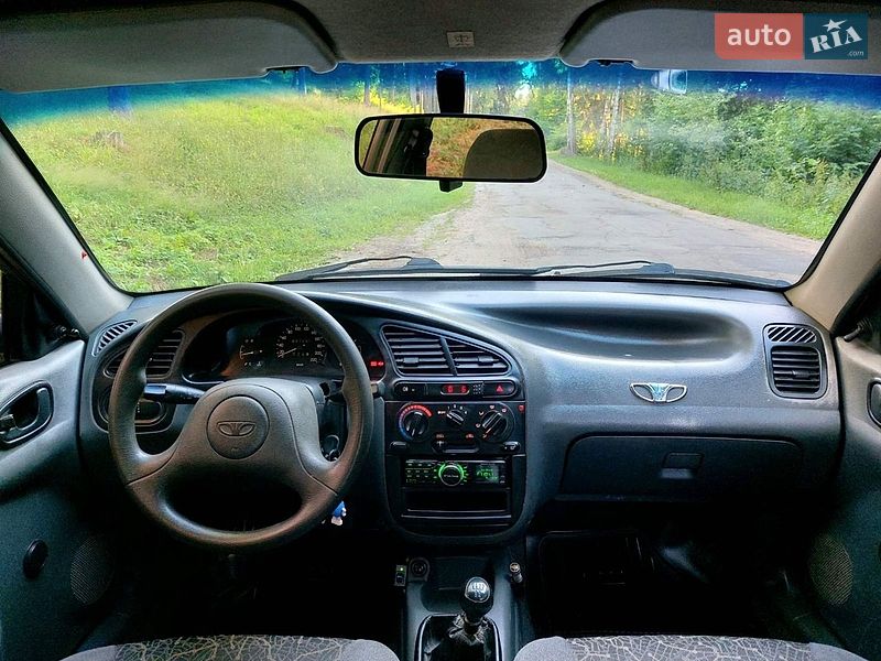 Седан Daewoo Lanos 2004 в Тростянці
