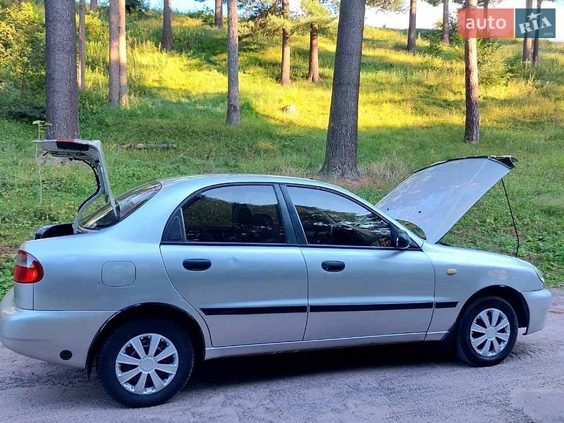 Седан Daewoo Lanos 2004 в Тростянці
