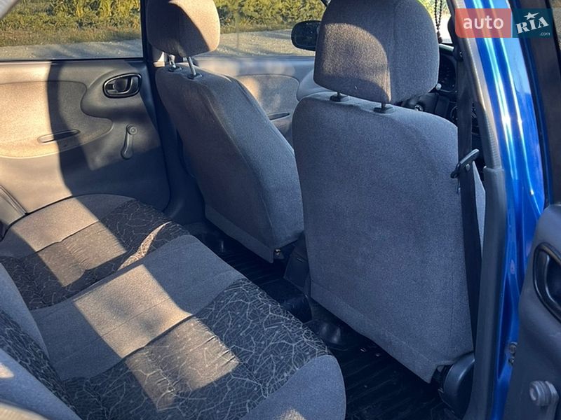 Седан Daewoo Lanos 2008 в Лозовій