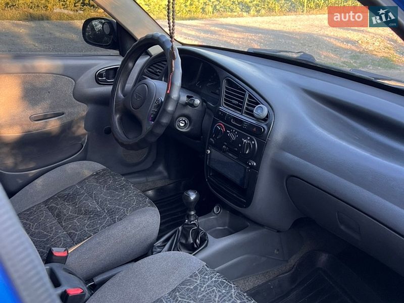 Седан Daewoo Lanos 2008 в Лозовій