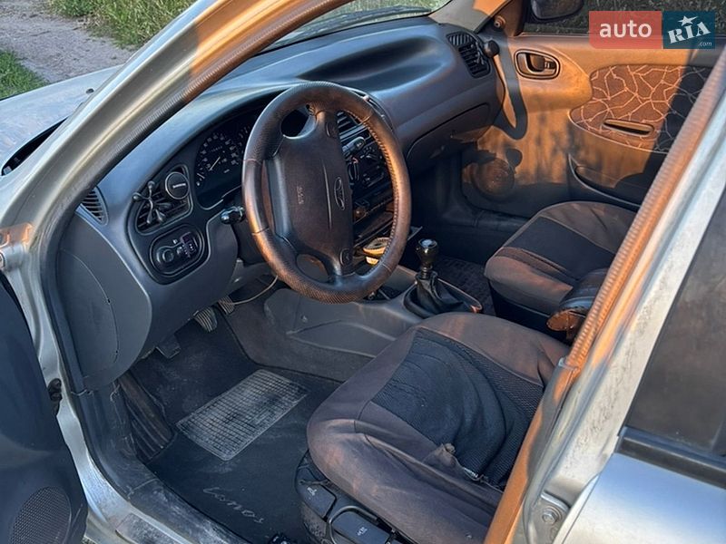 Седан Daewoo Lanos 2002 в Дніпрі