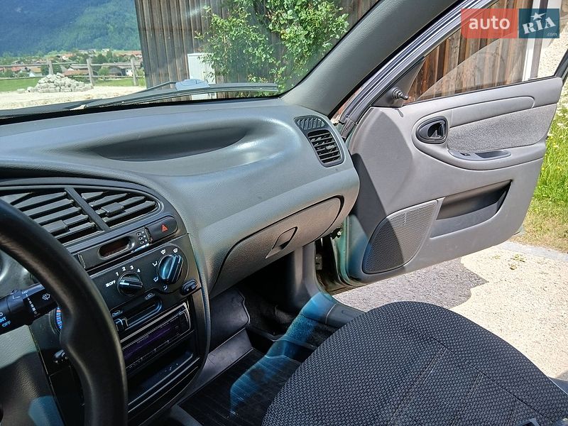 Седан Daewoo Lanos 2010 в Львове