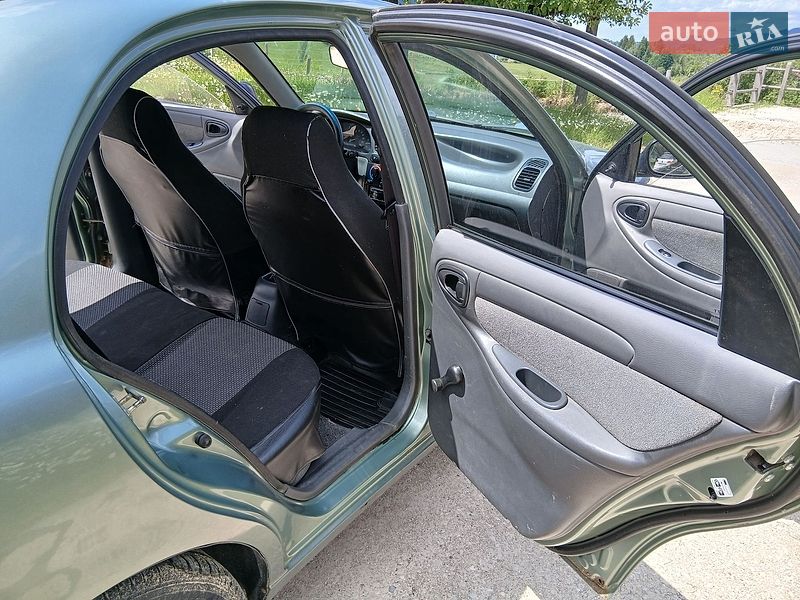 Седан Daewoo Lanos 2010 в Львове