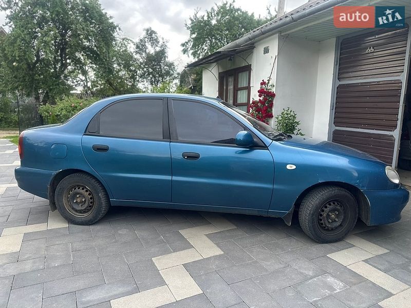 Седан Daewoo Lanos 2013 в Брошневе-Осаде