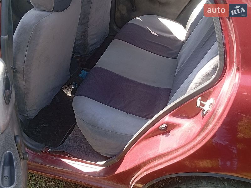 Седан Daewoo Lanos 2004 в Сарнах