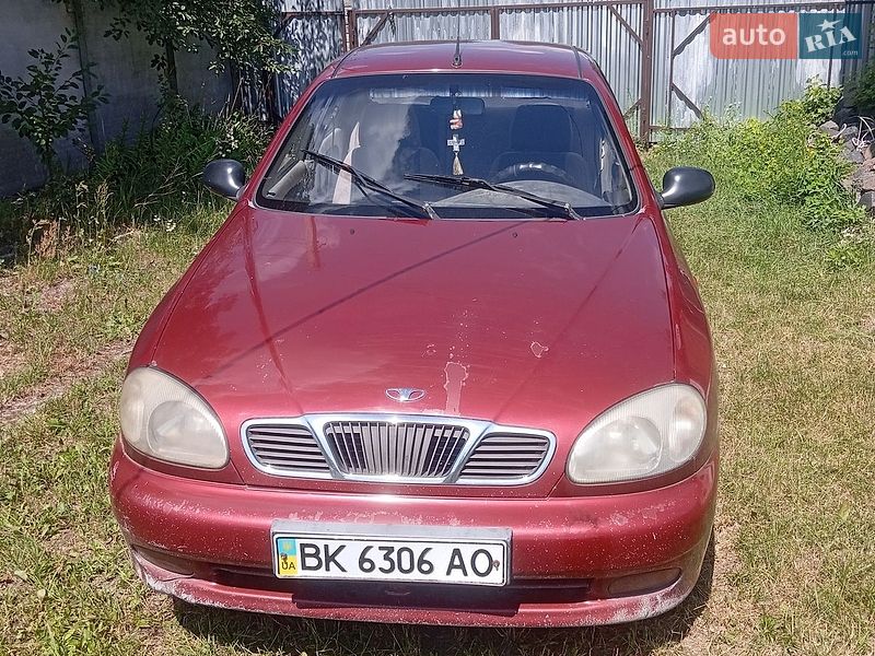 Седан Daewoo Lanos 2004 в Сарнах