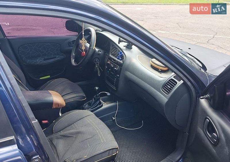 Седан Daewoo Lanos 2004 в Кривом Роге