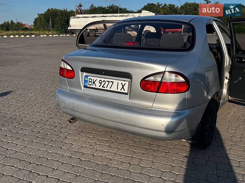 Седан Daewoo Lanos 2008 в Радивиліві