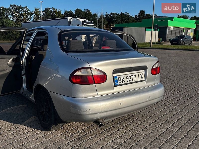 Седан Daewoo Lanos 2008 в Радивиліві