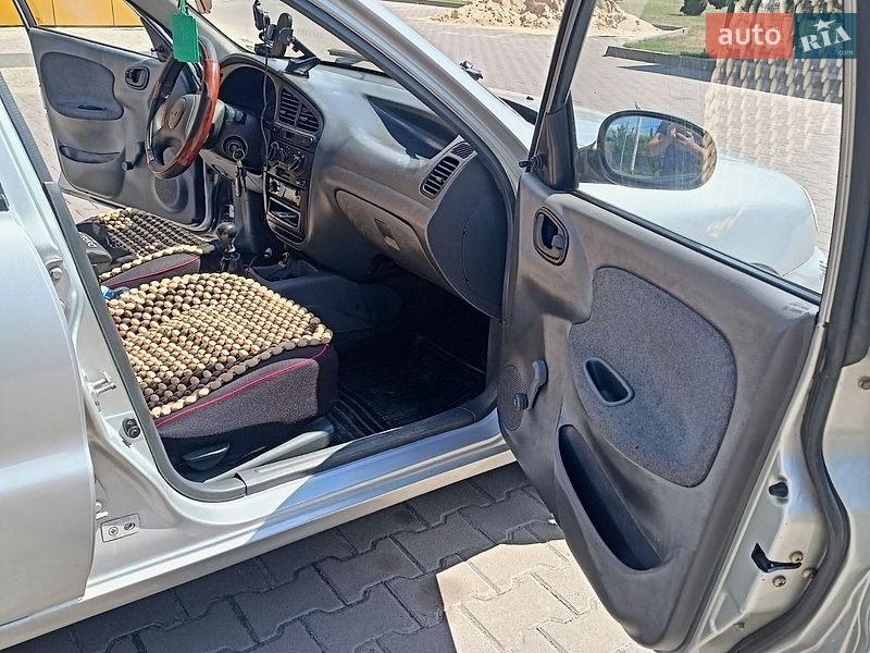 Седан Daewoo Lanos 2008 в Дубні