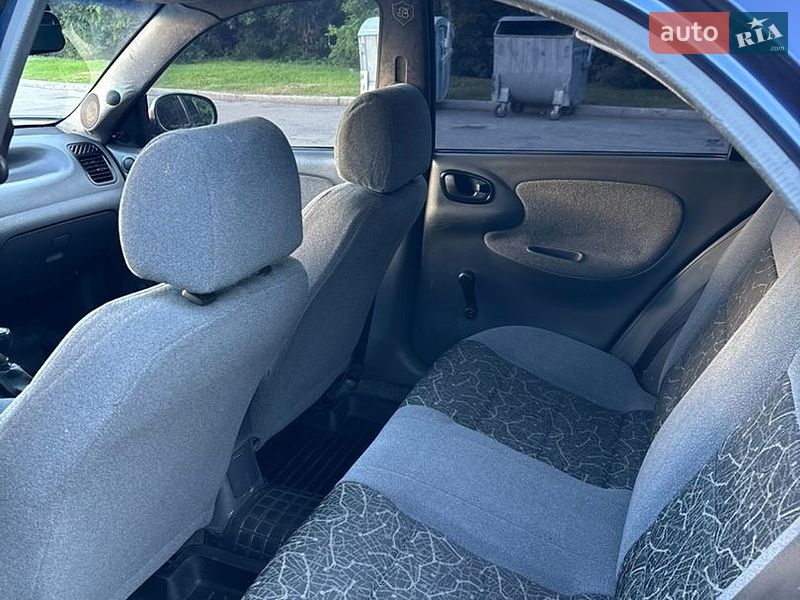 Седан Daewoo Lanos 2005 в Полтаві