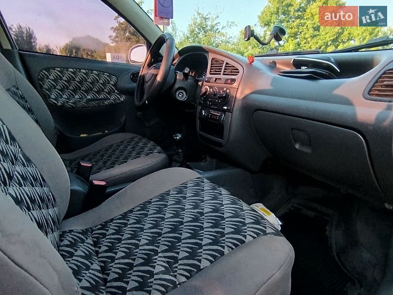 Седан Daewoo Lanos 2006 в Чернівцях