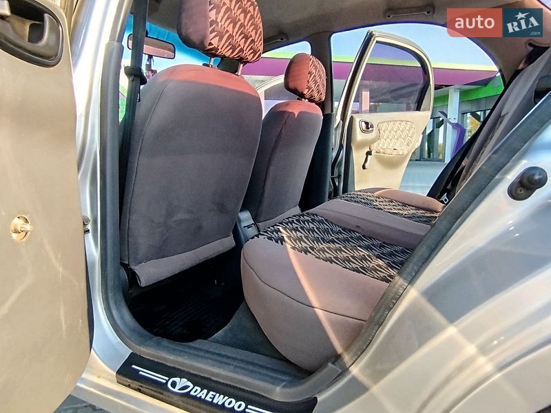 Седан Daewoo Lanos 2006 в Чернівцях