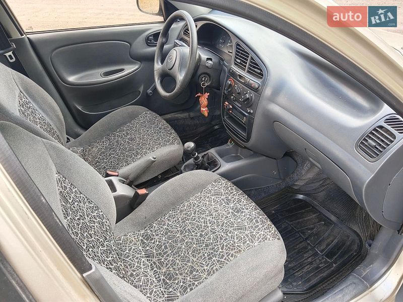 Седан Daewoo Lanos 2011 в Первомайську