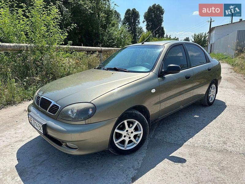 Седан Daewoo Lanos 2004 в Дніпрі
