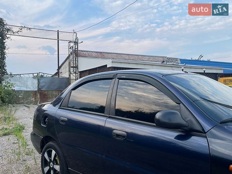 Седан Daewoo Lanos 2003 в Варві