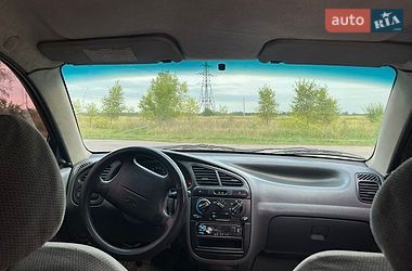 Седан Daewoo Lanos 2003 в Варві
