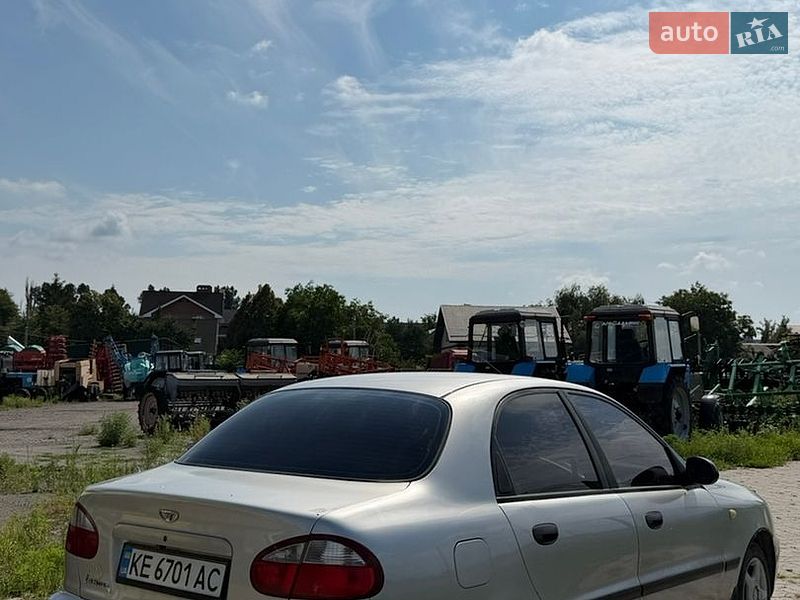 Седан Daewoo Lanos 2002 в Дніпрі