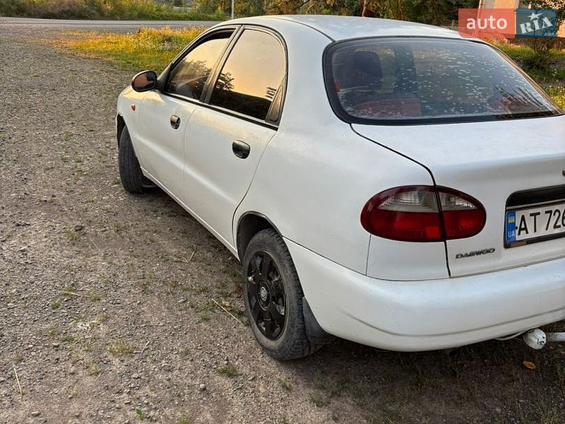 Седан Daewoo Lanos 2004 в Іваниківці