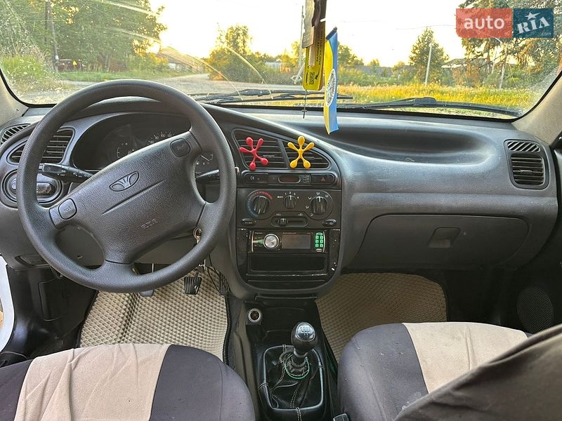 Седан Daewoo Lanos 2004 в Іваниківці