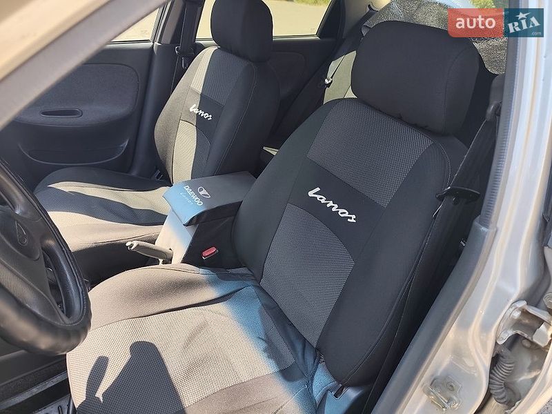 Седан Daewoo Lanos 2004 в Дніпрі