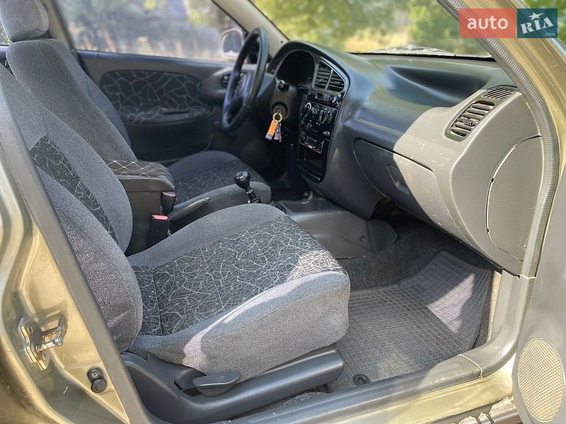 Седан Daewoo Lanos 2003 в Николаеве