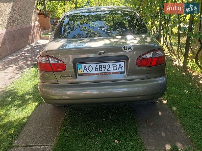Седан Daewoo Lanos 2004 в Великом Березном