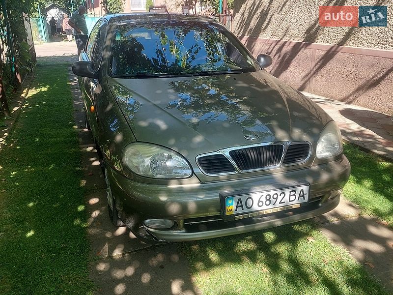 Седан Daewoo Lanos 2004 в Великом Березном