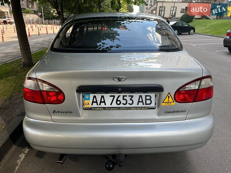 Седан Daewoo Lanos 2004 в Киеве