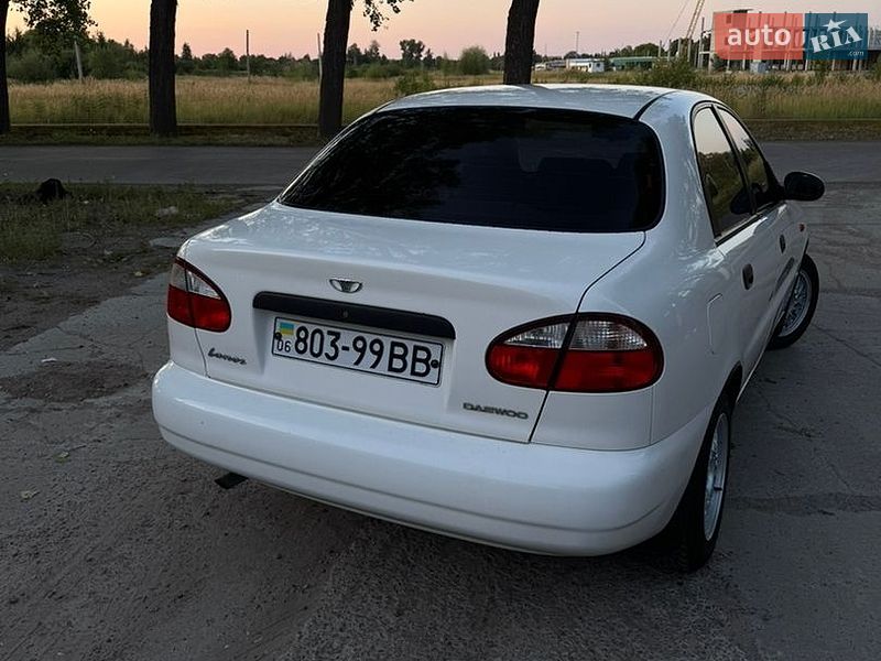 Седан Daewoo Lanos 2003 в Коростене