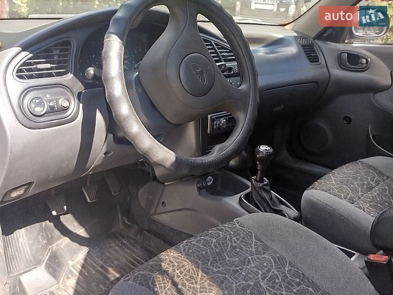Седан Daewoo Lanos 2004 в Полтаві