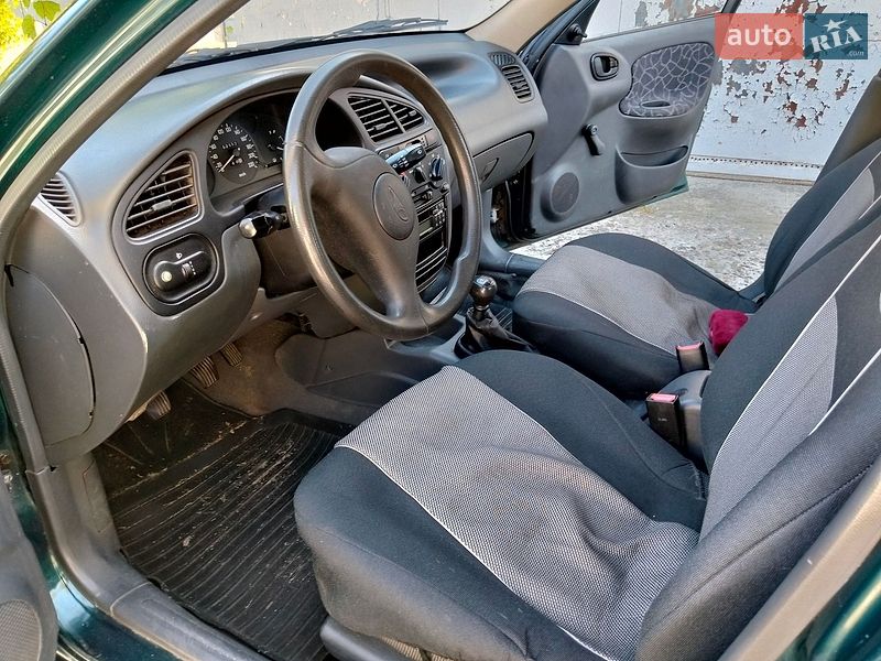 Седан Daewoo Lanos 2003 в Тернополе