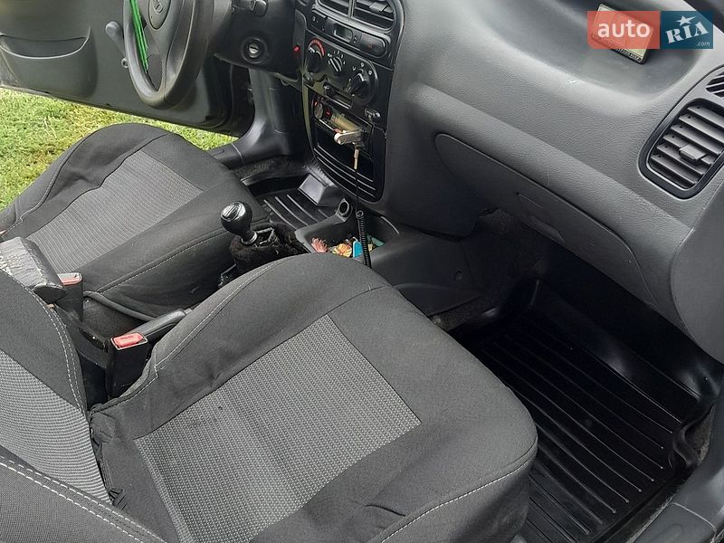 Седан Daewoo Lanos 2008 в Ровно