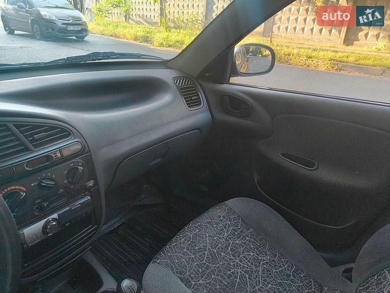 Хетчбек Daewoo Lanos 2004 в Києві