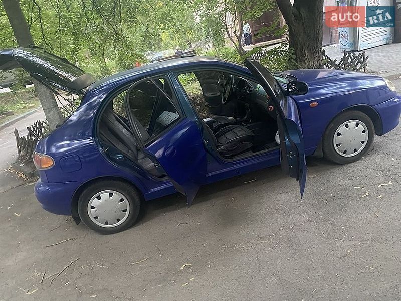 Хетчбек Daewoo Lanos 1998 в Дніпрі