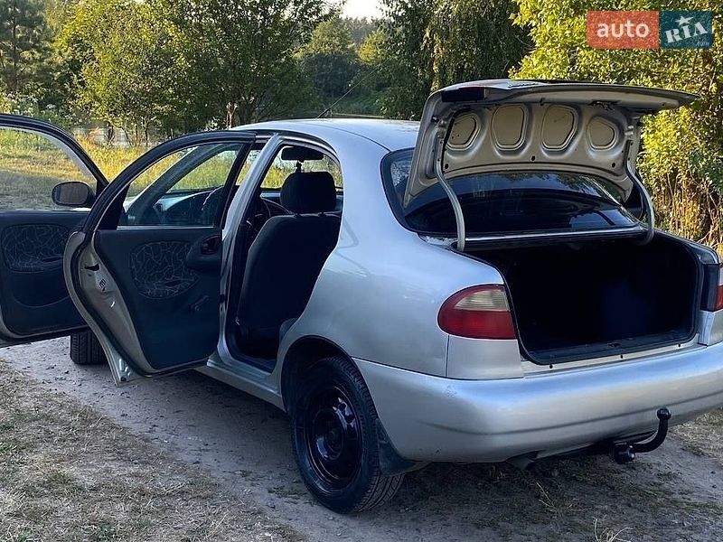 Седан Daewoo Lanos 2003 в Киеве
