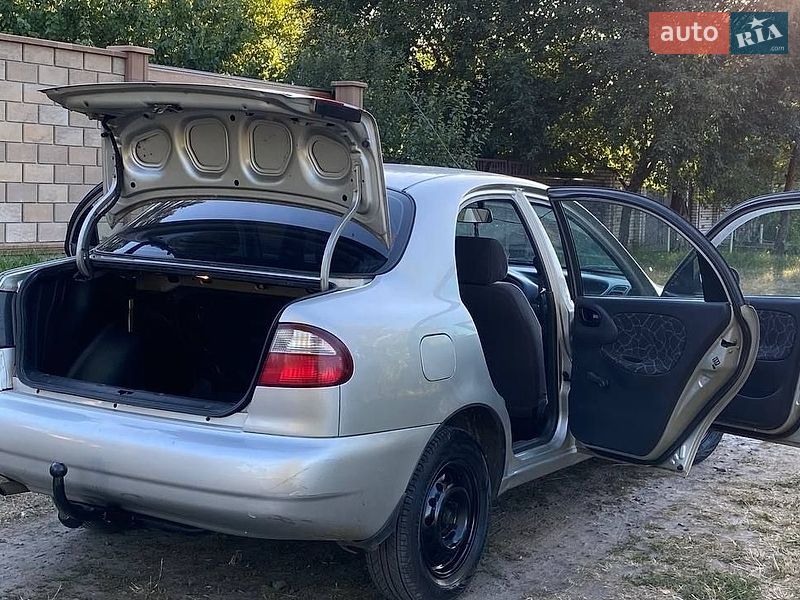 Седан Daewoo Lanos 2003 в Киеве