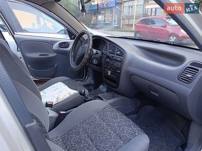 Седан Daewoo Lanos 2008 в Ужгороді