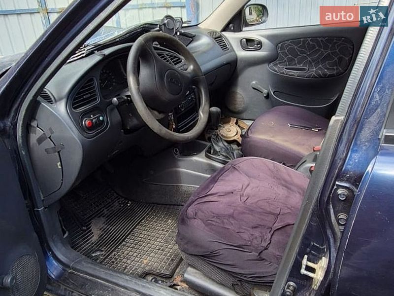Седан Daewoo Lanos 2003 в Киеве