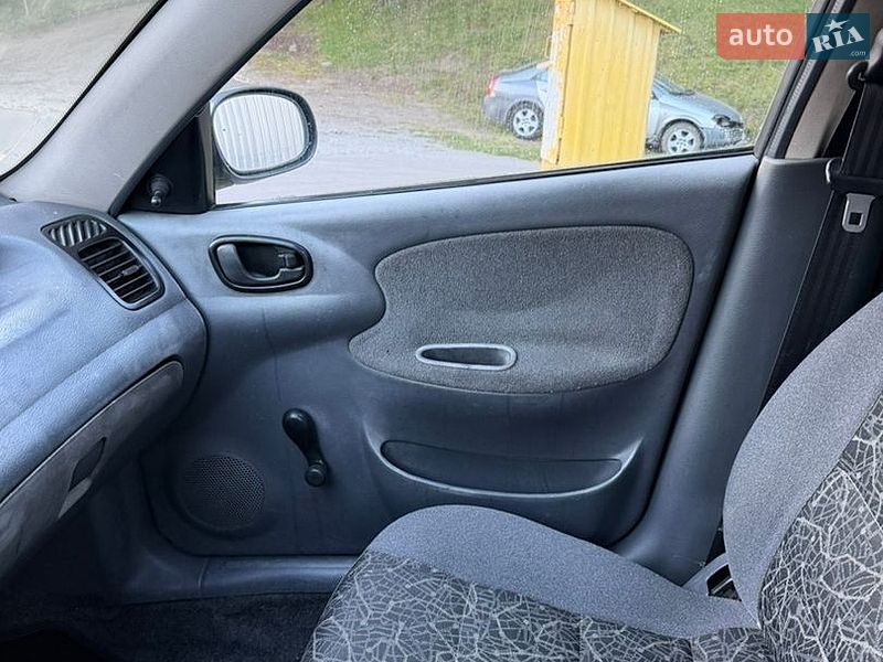 Седан Daewoo Lanos 2005 в Львові