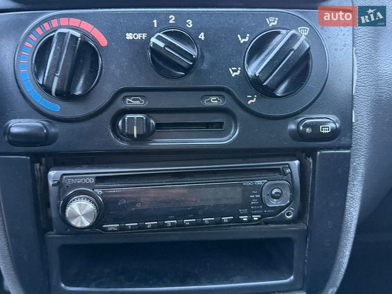 Седан Daewoo Lanos 2005 в Львові