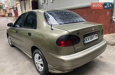 Седан Daewoo Lanos 2002 в Ровно