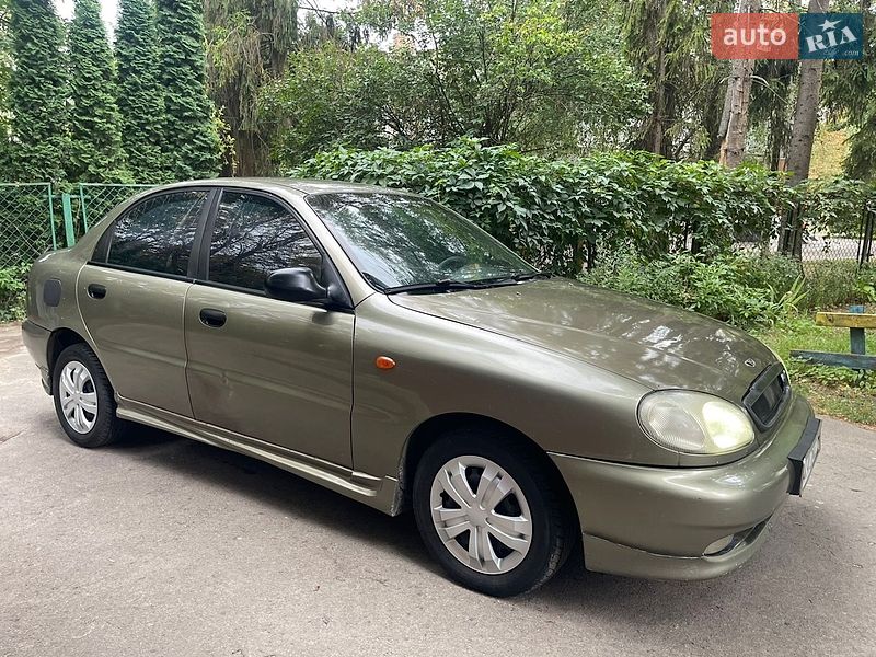 Седан Daewoo Lanos 2002 в Ровно