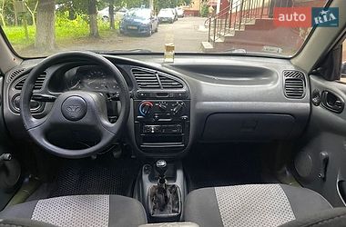 Седан Daewoo Lanos 2002 в Ровно