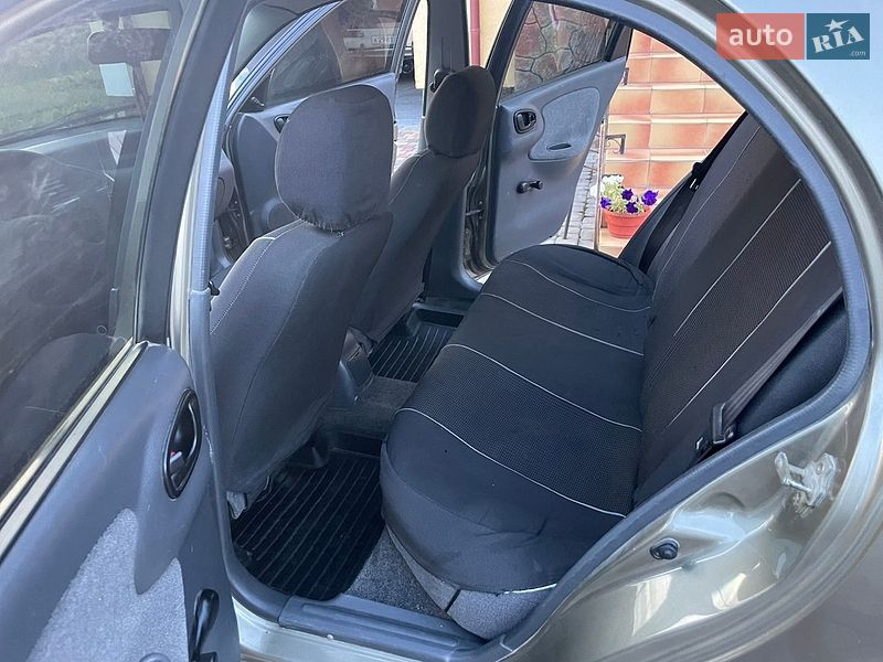 Седан Daewoo Lanos 2005 в Турці